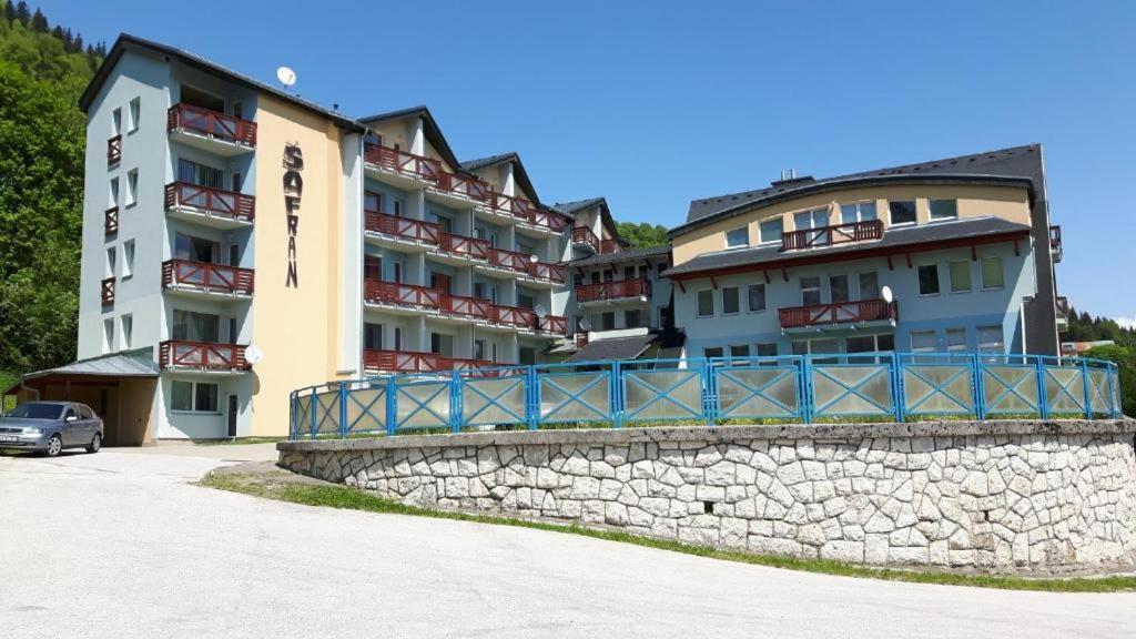 Kf Apartment 多纳瓦利 外观 照片